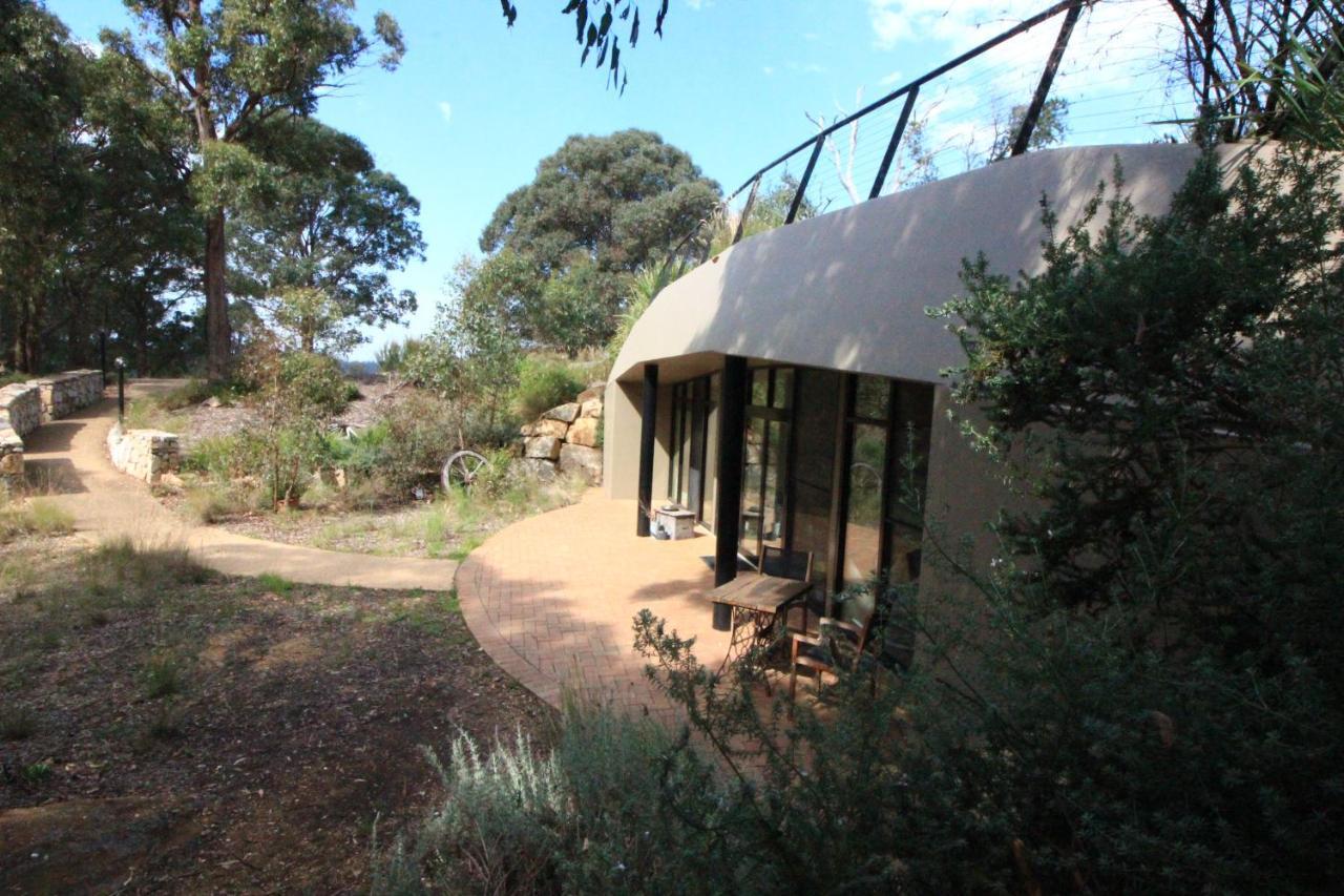 Down To Earth Farm Retreat Appartement Sarsfield Buitenkant foto