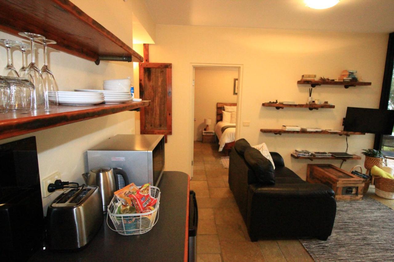 Down To Earth Farm Retreat Appartement Sarsfield Buitenkant foto