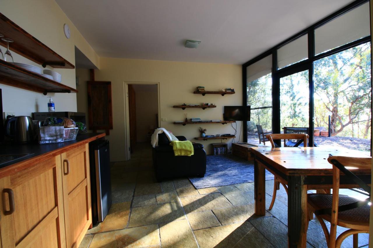 Down To Earth Farm Retreat Appartement Sarsfield Buitenkant foto